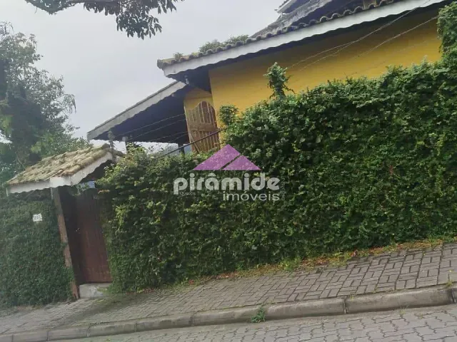 Casa com 560m² 6 quartos e 2 banheiros, à venda, no bairro Barra Velha em Ilhabela