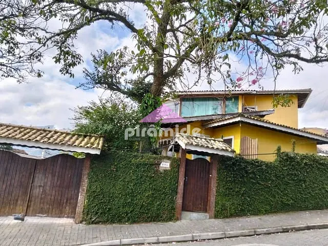 Casa com 560m² 6 quartos e 2 banheiros, à venda, no bairro Barra Velha em Ilhabela