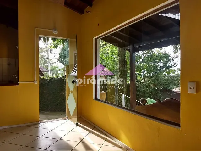Casa com 560m² 6 quartos e 2 banheiros, à venda, no bairro Barra Velha em Ilhabela
