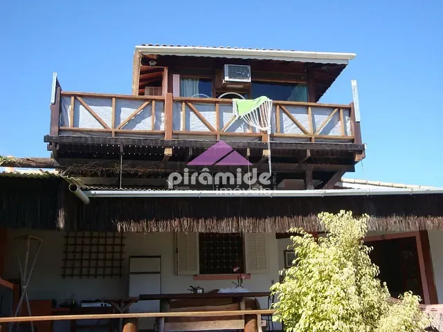Casa com 560m² 6 quartos e 2 banheiros, à venda, no bairro Barra Velha em Ilhabela