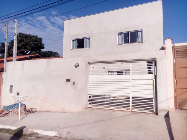 Casa 3 quartos e 2 banheiros, à venda, no bairro Residencial Santa Bárbara em Guaratinguetá