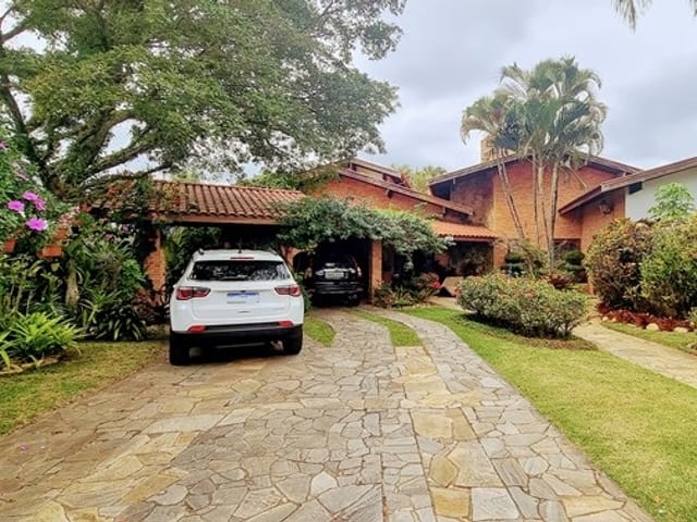 Casa com 1220m² 4 quartos e 2 banheiros, à venda, no bairro Socorro em Pindamonhangaba