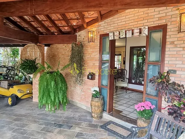 Casa com 1220m² 4 quartos e 2 banheiros, à venda, no bairro Socorro em Pindamonhangaba