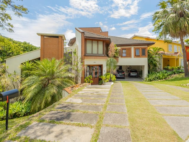 Casa com 640m² 4 quartos e 5 banheiros, à venda, no bairro Alphaville em Santana de Parnaíba