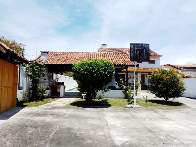 Casa com 900m² 2 quartos e 3 banheiros, à venda, no bairro Vila São Geraldo em Taubaté