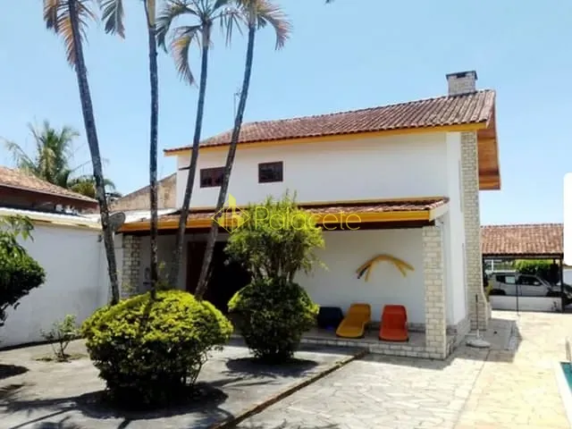 Casa com 900m² 2 quartos e 3 banheiros, à venda, no bairro Vila São Geraldo em Taubaté
