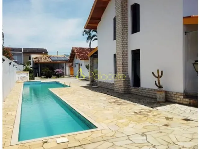 Casa com 900m² 2 quartos e 3 banheiros, à venda, no bairro Vila São Geraldo em Taubaté