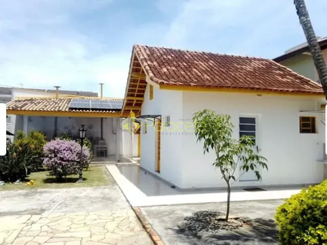 Casa com 900m² 2 quartos e 3 banheiros, à venda, no bairro Vila São Geraldo em Taubaté
