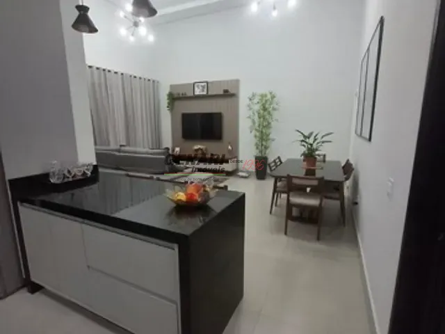 Casa com 200m² 3 quartos e 5 banheiros, à venda, no bairro Jardim Bréscia em Indaiatuba
