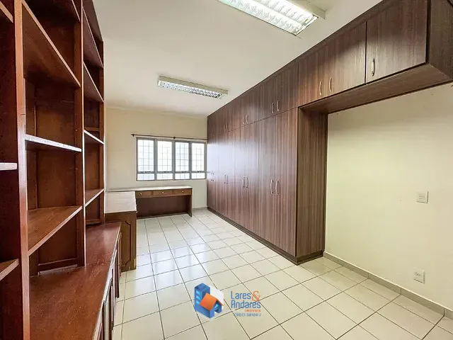 Casa com 720m² 4 quartos e 5 banheiros, à venda, no bairro Nova Jaboticabal em Jaboticabal