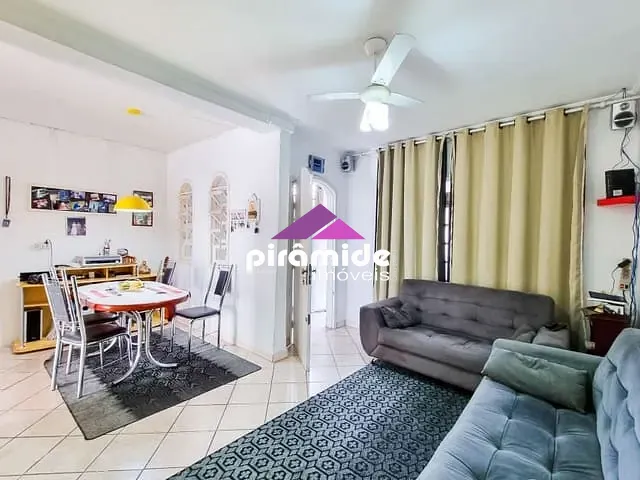 Casa com 235m² 3 quartos e 2 banheiros, à venda, no bairro Parque Industrial em São José dos Campos