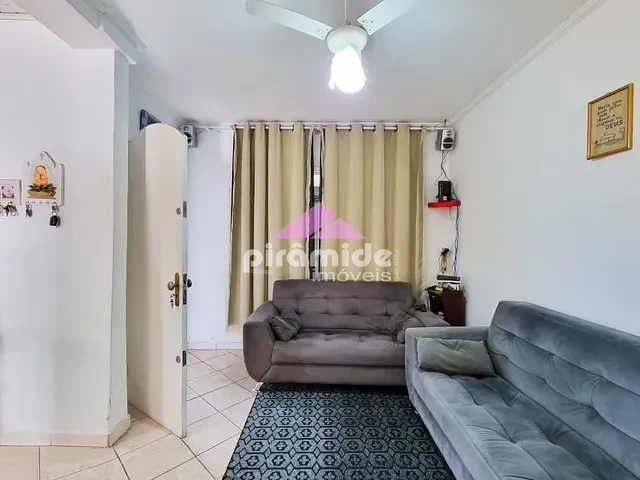 Casa com 235m² 3 quartos e 2 banheiros, à venda, no bairro Parque Industrial em São José dos Campos