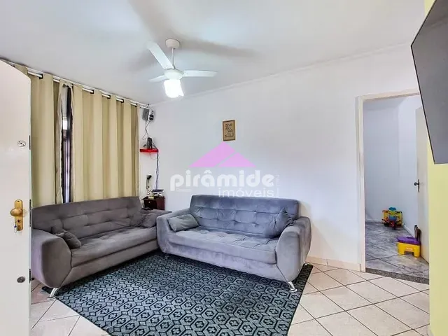 Casa com 235m² 3 quartos e 2 banheiros, à venda, no bairro Parque Industrial em São José dos Campos