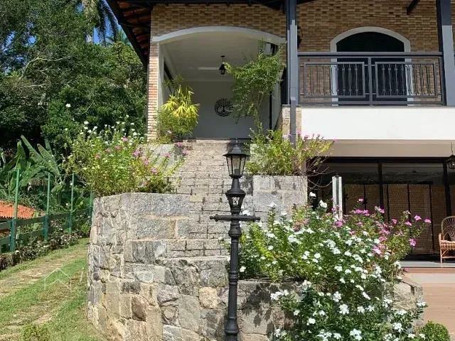 Casa com 1000m² 5 quartos e 2 banheiros, para alugar, no bairro Santa Rita em Ubatuba