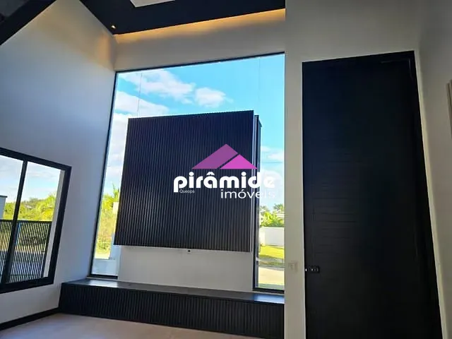 Casa com 700m² 4 quartos e 6 banheiros, à venda, no bairro Urbanova em São José dos Campos