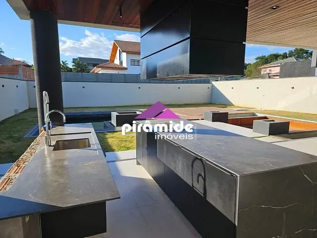 Casa com 700m² 4 quartos e 6 banheiros, à venda, no bairro Urbanova em São José dos Campos