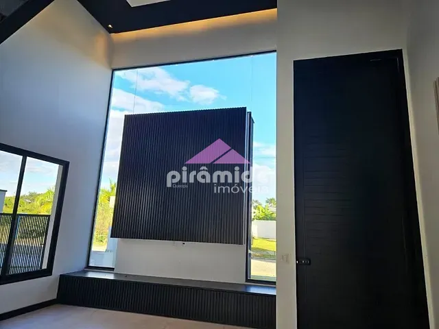 Casa com 700m² 4 quartos e 6 banheiros, à venda, no bairro Urbanova em São José dos Campos