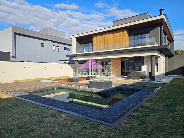 Casa com 700m² 4 quartos e 6 banheiros, à venda, no bairro Urbanova em São José dos Campos