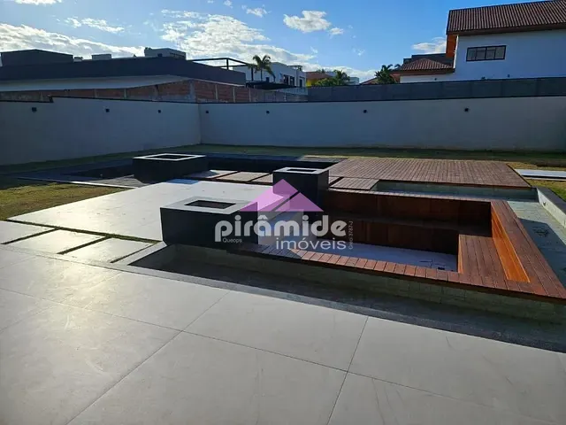 Casa com 700m² 4 quartos e 6 banheiros, à venda, no bairro Urbanova em São José dos Campos