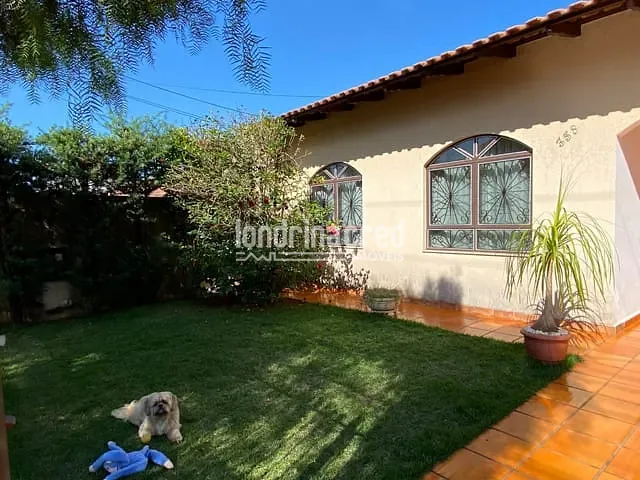 Casa com 350m² 3 quartos e 3 banheiros, à venda, no bairro Brasília em Londrina