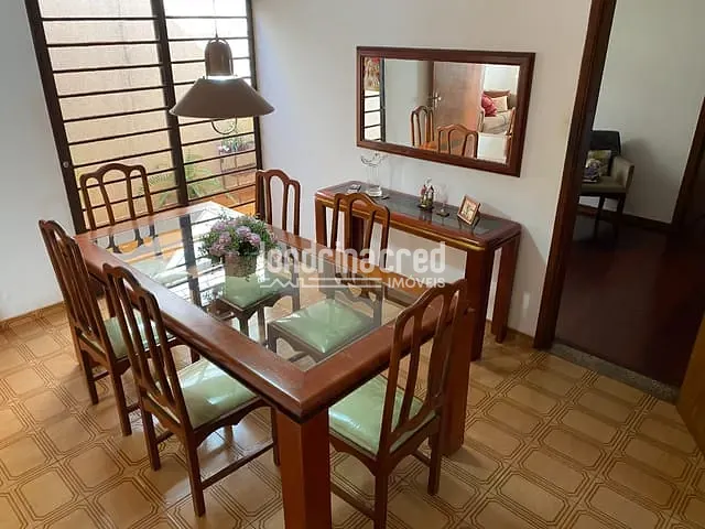 Casa com 350m² 3 quartos e 3 banheiros, à venda, no bairro Brasília em Londrina