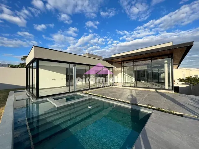 Casa com 995m² 4 quartos e 4 banheiros, à venda, no bairro Urbanova em São José dos Campos