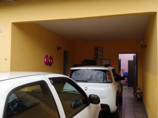 Casa com 289m² 2 quartos e 2 banheiros, à venda, no bairro Parque das Árvores em Guaratinguetá
