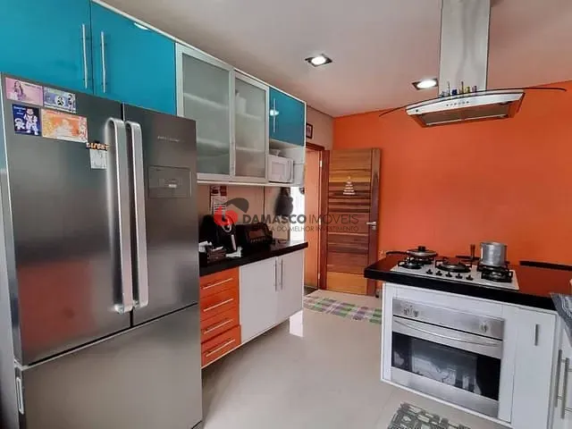 Casa 4 quartos e 4 banheiros, à venda, no bairro Jardim Sao Caetano em São Caetano do Sul