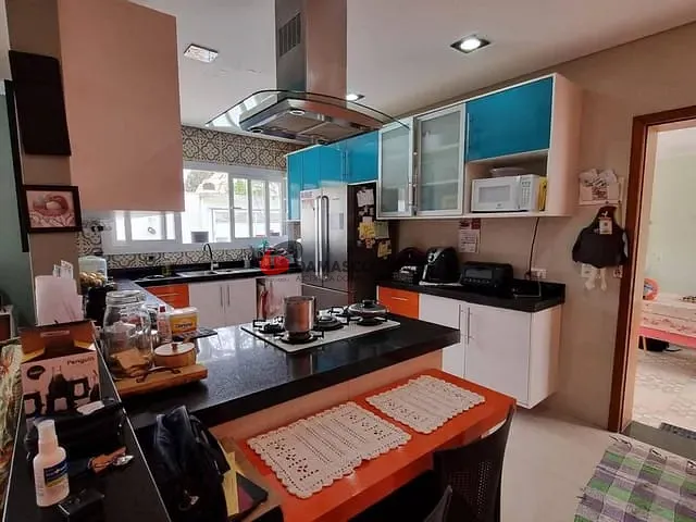 Casa 4 quartos e 4 banheiros, à venda, no bairro Jardim Sao Caetano em São Caetano do Sul