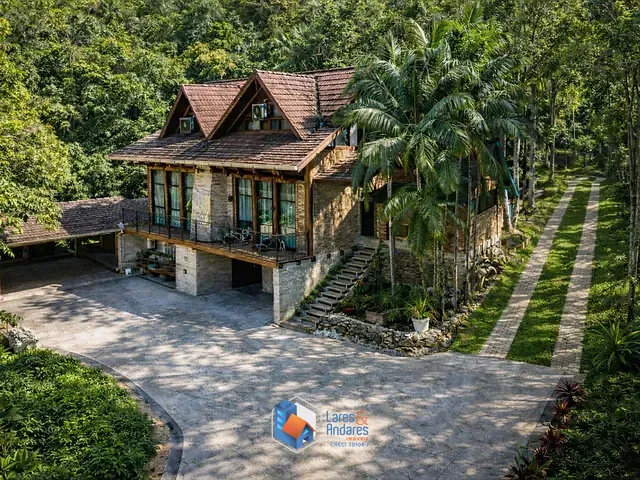Casa com 20000m² 3 quartos e 4 banheiros, à venda, no bairro Barra do Rio Cerro em Jaraguá Do Sul