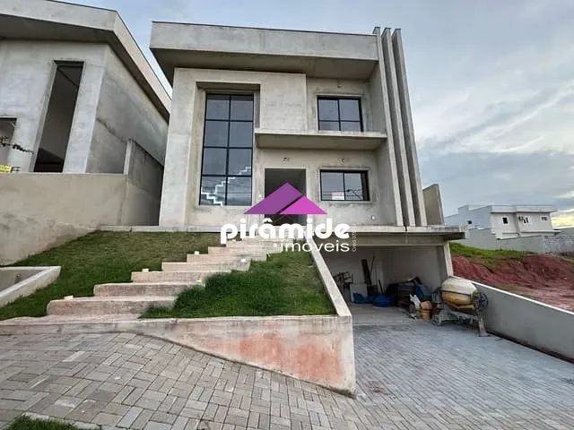 Casa com 252m² 3 quartos e 4 banheiros, à venda, no bairro Condomínio Residencial Mantiqueira em São José dos Campos