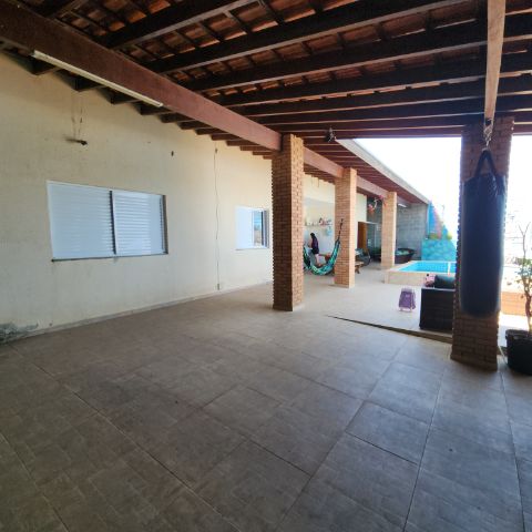 Chácara com 267m² 2 quartos e 1 banheiro, à venda, no bairro Parque Shangri-lá em Pindamonhangaba