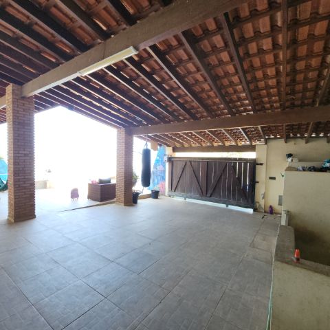 Chácara com 267m² 2 quartos e 1 banheiro, à venda, no bairro Parque Shangri-lá em Pindamonhangaba