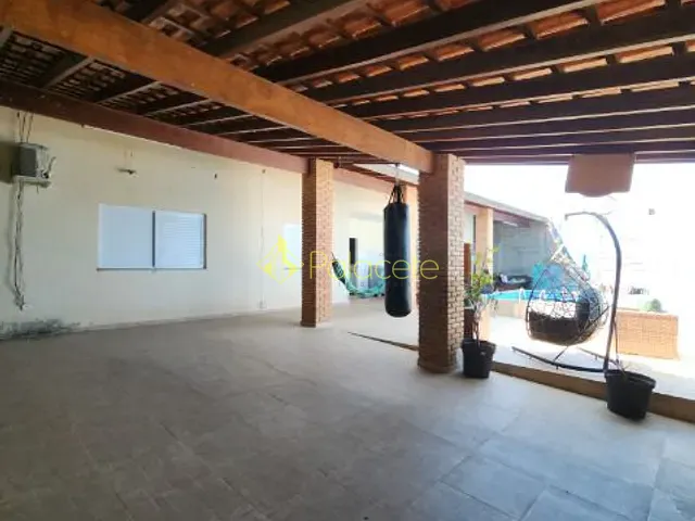 Chácara com 267m² 2 quartos e 1 banheiro, à venda, no bairro Parque Shangri-lá em Pindamonhangaba