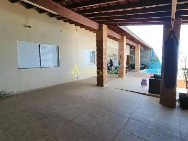 Chácara com 267m² 2 quartos e 1 banheiro, à venda, no bairro Parque Shangri-lá em Pindamonhangaba