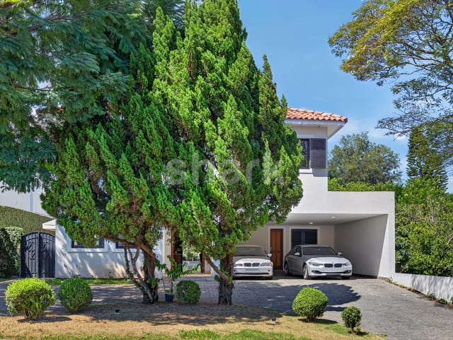 Casa com 645m² 3 quartos e 6 banheiros, à venda ou para alugar, no bairro Alphaville em Santana de Parnaíba
