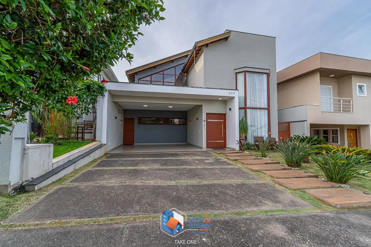Casa, 3 quartos, 238 m² - Foto 1