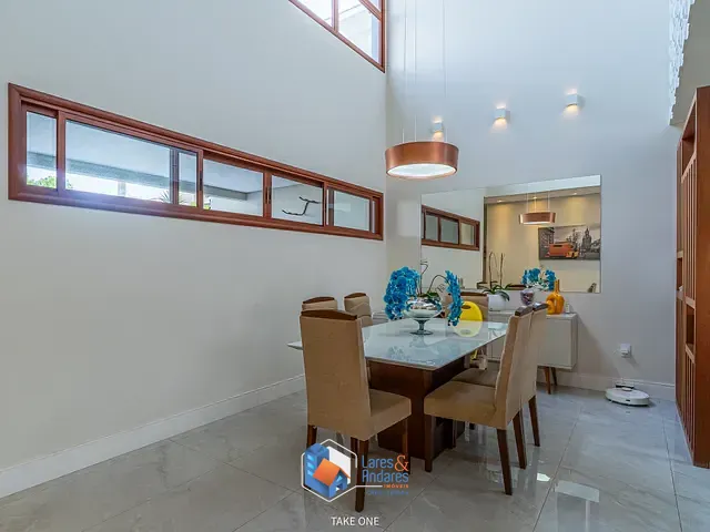 Casa com 301m² 3 quartos e 3 banheiros, à venda, no bairro Jardim Residencial Alto de Itaici em Indaiatuba