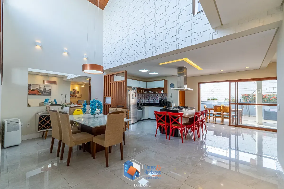 Casa, 3 quartos, 238 m² - Foto 2