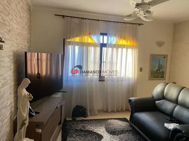 Casa com 400m² 2 quartos e 3 banheiros, à venda, no bairro Santa Maria em São Caetano do Sul
