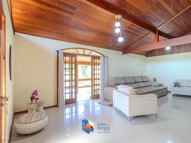 Casa com 1500m² 3 quartos e 5 banheiros, à venda, no bairro Fazenda da Ilha em Embu-guaçu