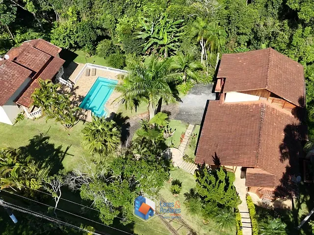 Casa com 1500m² 3 quartos e 5 banheiros, à venda, no bairro Fazenda da Ilha em Embu-guaçu