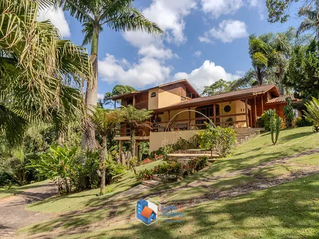 Casa com 1500m² 3 quartos e 5 banheiros, à venda, no bairro Fazenda da Ilha em Embu-guaçu