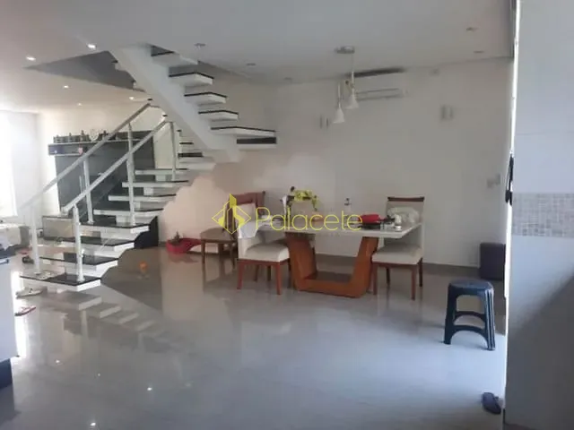 Casa com 300m², à venda, no bairro Abaete em Taubaté