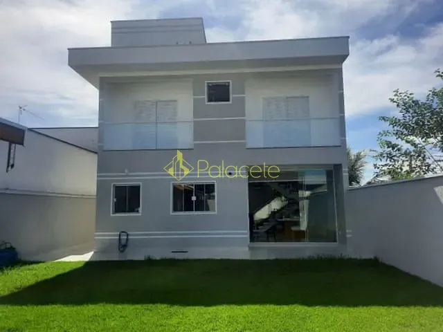 Casa com 300m², à venda, no bairro Abaete em Taubaté