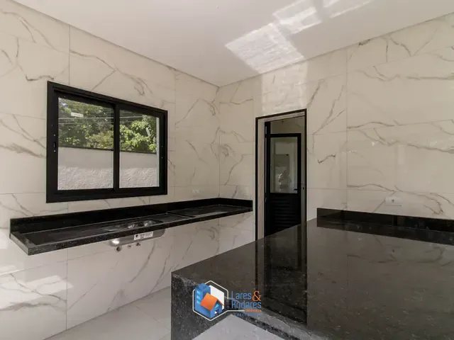 Casa com 104m² 3 quartos e 3 banheiros, à venda, no bairro Caetetuba em Atibaia