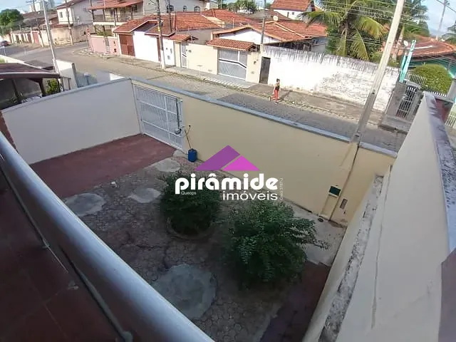 Casa com 390m² 5 quartos e 3 banheiros, à venda, no bairro Centro em Caraguatatuba