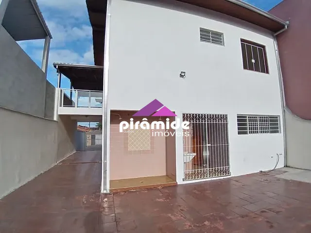 Casa com 390m² 5 quartos e 3 banheiros, à venda, no bairro Centro em Caraguatatuba