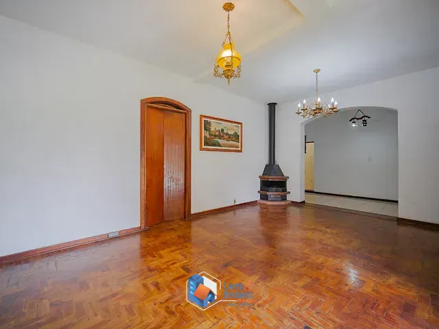 Casa com 890m² 6 quartos e 4 banheiros, à venda, no bairro Chácara Represinha em Cotia