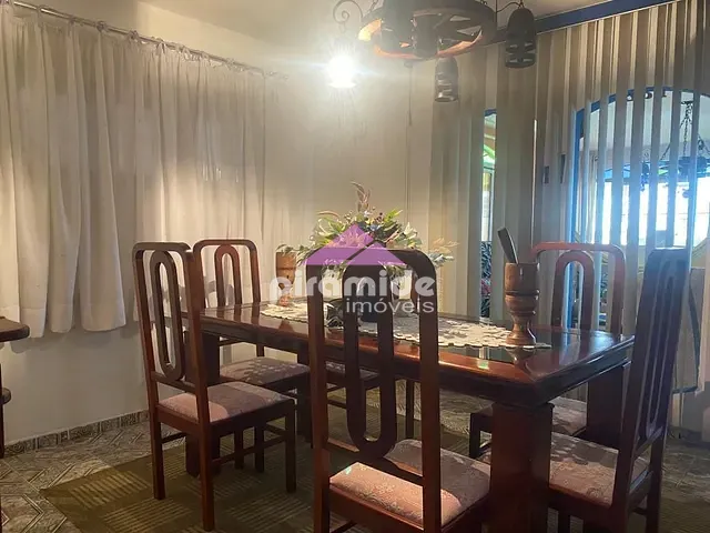 Casa com 261m² 3 quartos e 2 banheiros, à venda, no bairro Jardim Satélite em São José dos Campos